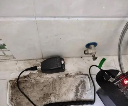 道里屋顶漏水维修公司分享下卫生间漏水的危害及解决方法